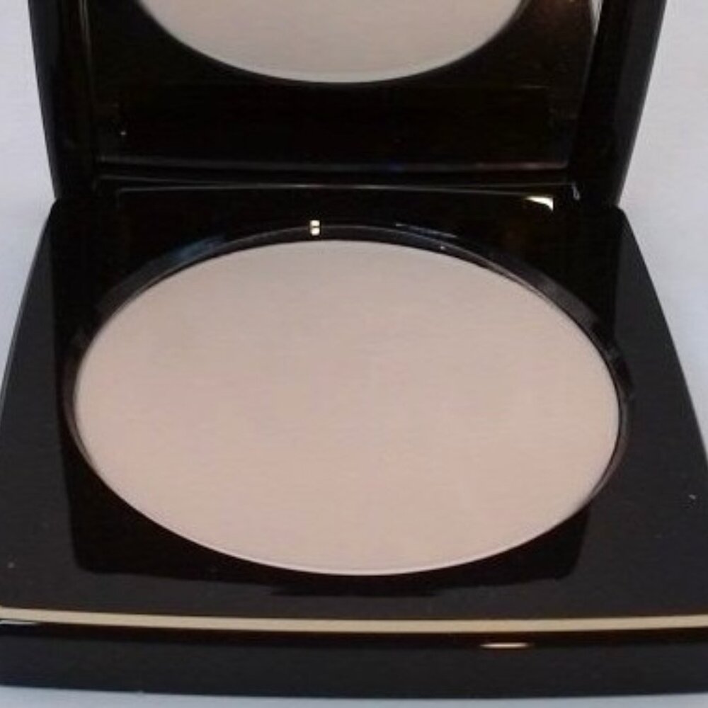 Bobbi Brown - Sheer Finish Pressed Powder, Soft‎ Porcelain BNIB